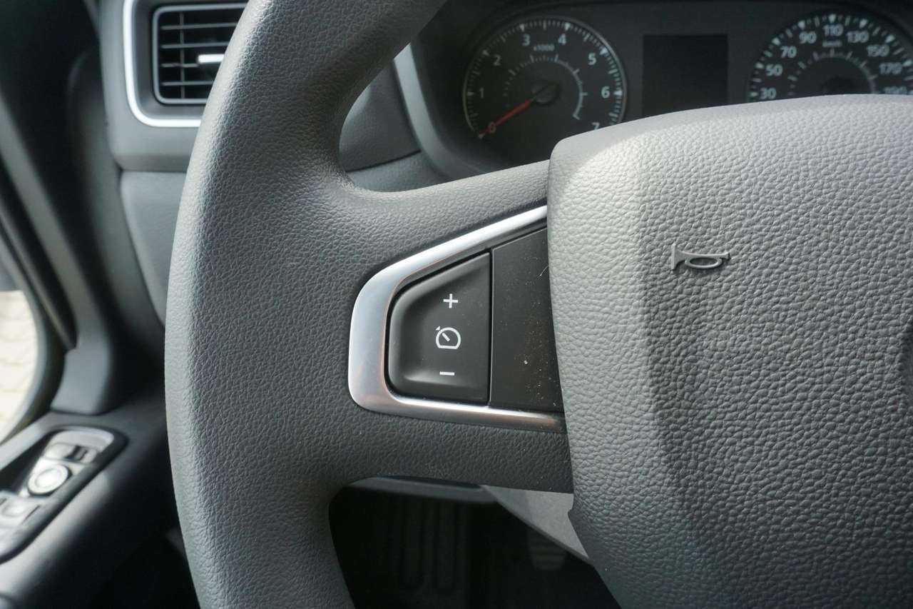 Renault Master Fahrzeug im Vorlauf, Ladebordwand 750kg, Seitentür- Photo 20