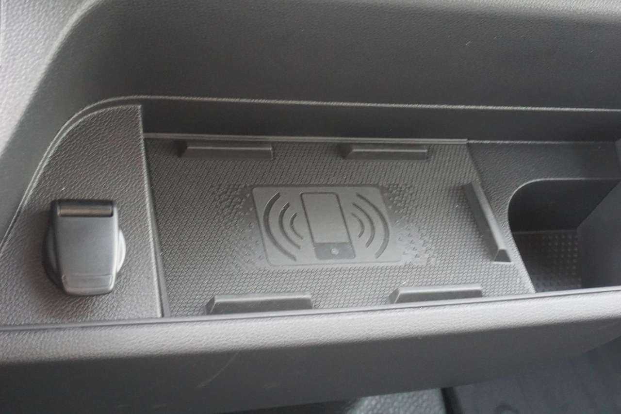 Renault Master Fahrzeug im Vorlauf, Ladebordwand 750kg, Seitentür- Photo 11