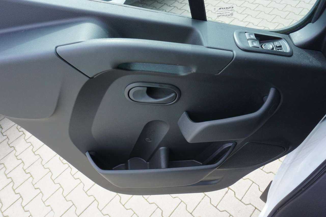 Renault Master Fahrzeug im Vorlauf, Ladebordwand 750kg, Seitentür- Photo 17