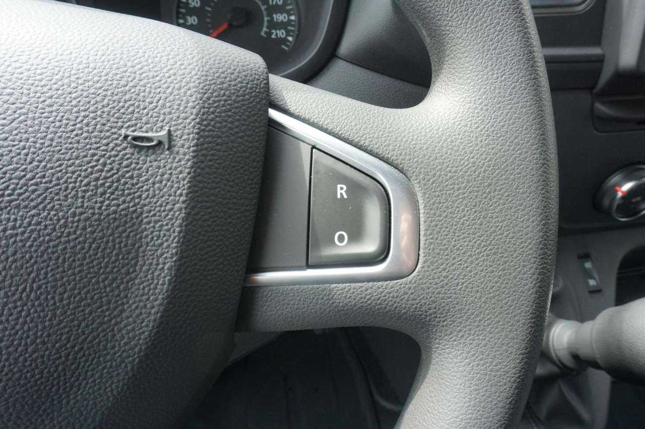 Renault Master Fahrzeug im Vorlauf, Ladebordwand 750kg, Seitentür- Photo 21