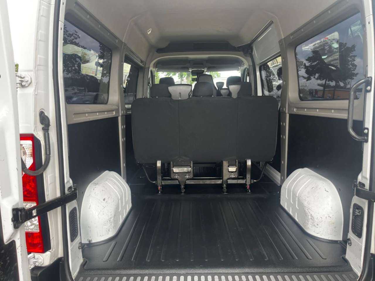 Renault Master Kombi L2H2 3,3t 9-Sitzer Webasto AHK- Photo 10