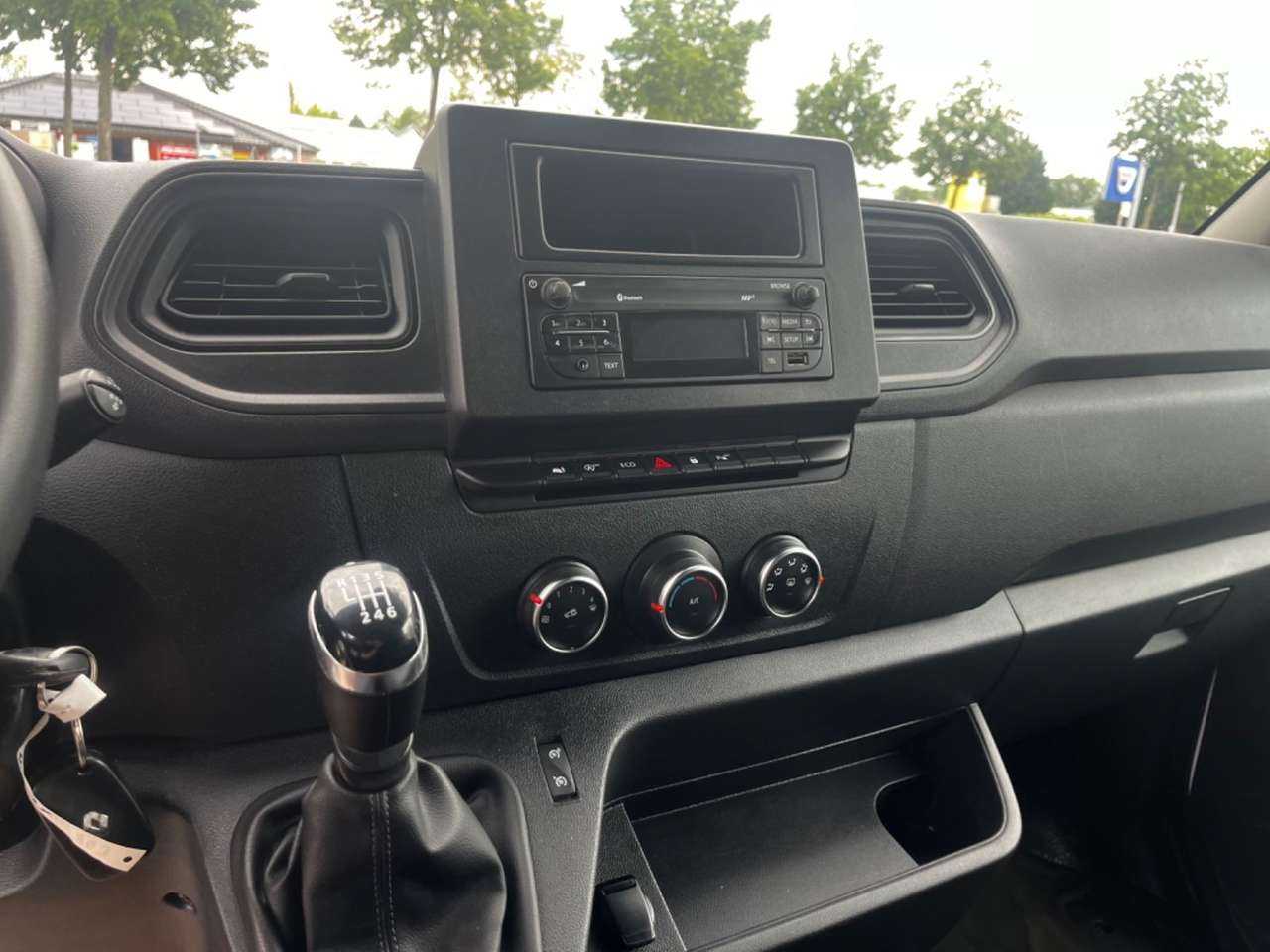 Renault Master Kombi L2H2 3,3t 9-Sitzer Webasto AHK- Photo 13