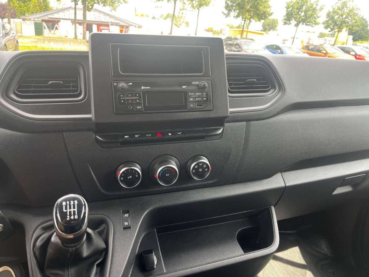 Renault Master Kombi L2H2 3,3t 9-Sitzer Webasto AHK- Photo 15